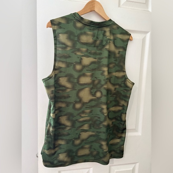 Tapout camo crew neck muscle tank WWE size large green - Picture 6 of 9